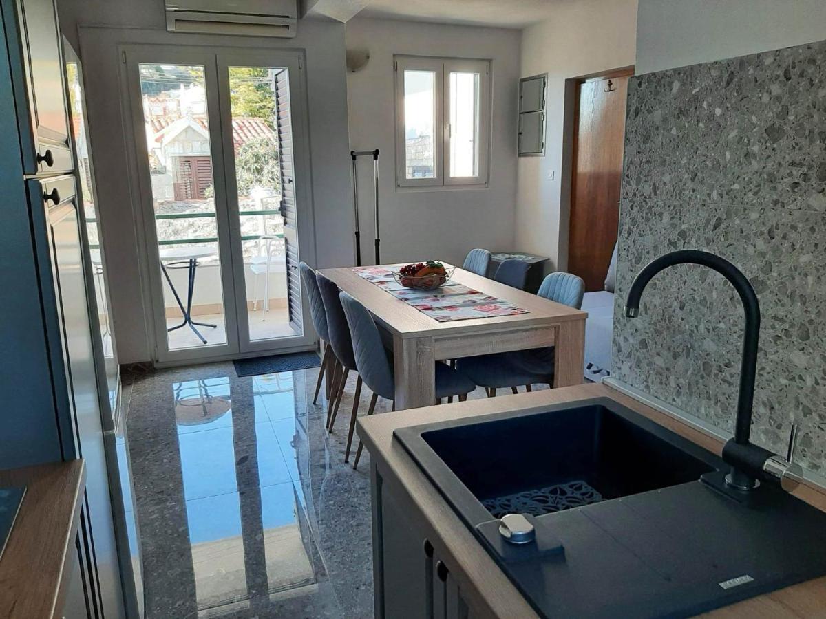 Ema Apartamento Brela Exterior foto