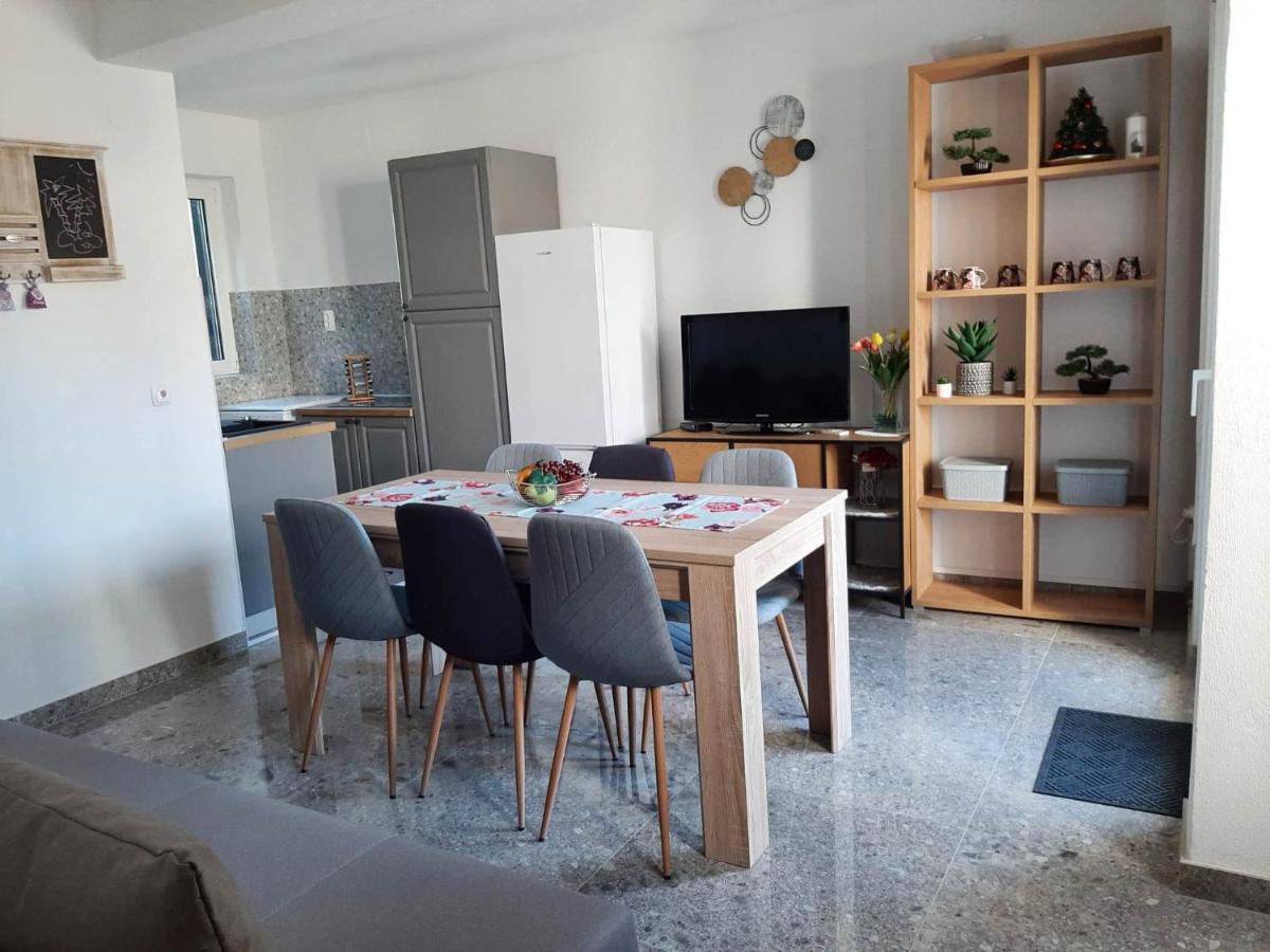Ema Apartamento Brela Exterior foto